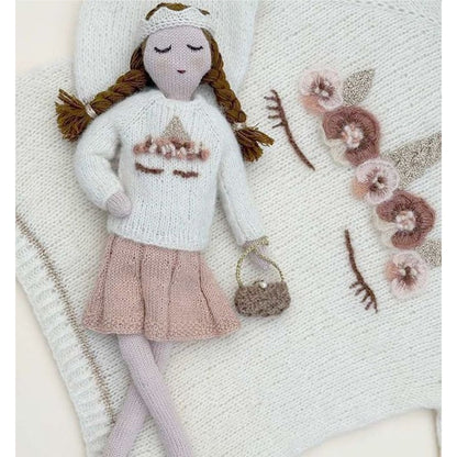 Søsterstrik | knitting patterns for girls aged 2 to 8 years - and for their dolls!