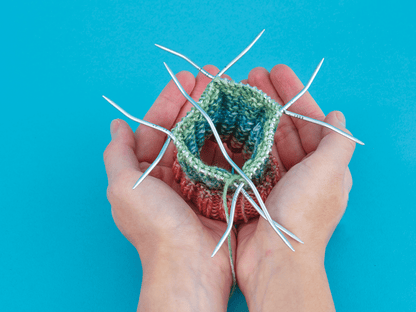 Jeu d'aiguilles CrasySnake Lace | la forme spéciale tient bien dans le tricot