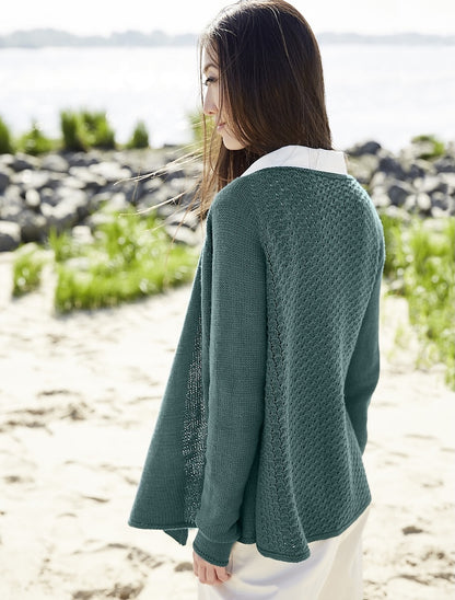 Kanshoku Cardigan | lässig offen getragen aus Cheeky Merino Joy von Rosy Green Wool