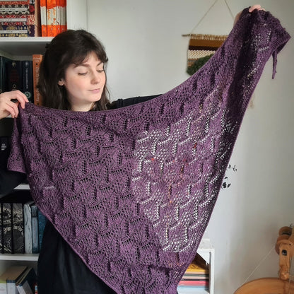 Telesto Shawl | delicate shawl made from Pinta by Pascuali