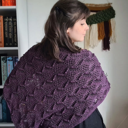 Telesto Shawl | delicate shawl made from Pinta by Pascuali