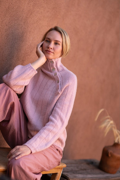 Viga Sweater | romantisk blød fra Far af Woolfolk