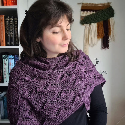 Telesto Shawl | delicate shawl made from Pinta by Pascuali