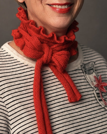 Elisabeth Mini Scarf | with a free pattern made from Classic Cashmere by Cardiff