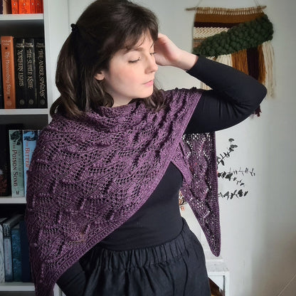 Telesto Shawl | delicate shawl made from Pinta by Pascuali