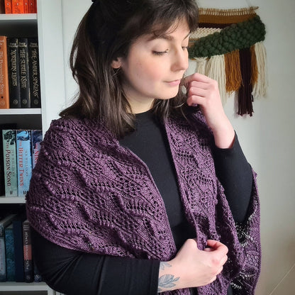 Telesto Shawl | delicate shawl made from Pinta by Pascuali