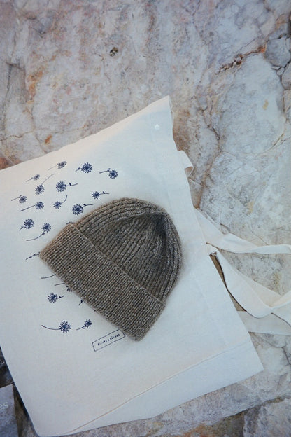 London Beanie | Enkel hue i Le Petit Lambswool og Le Petit Silk & Mohair fra Biches & Bûches
