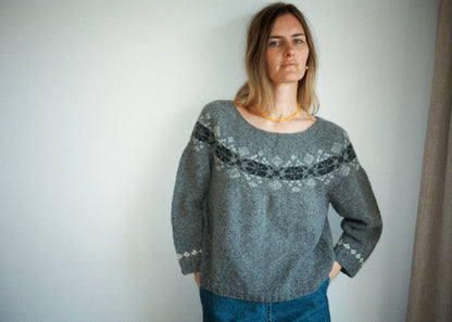 Sweater No. 74 | klassisk delikat mønster i Le Petit Lambswool fra Biches & Buches