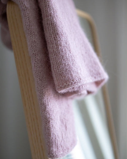 Slow Morning Sweater | afslappet basic pullover i Halaus fra Novita