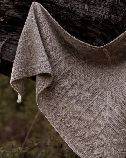 Moorland Shawl | originally a beautiful shawl made from Plötulopi by Lopi Island