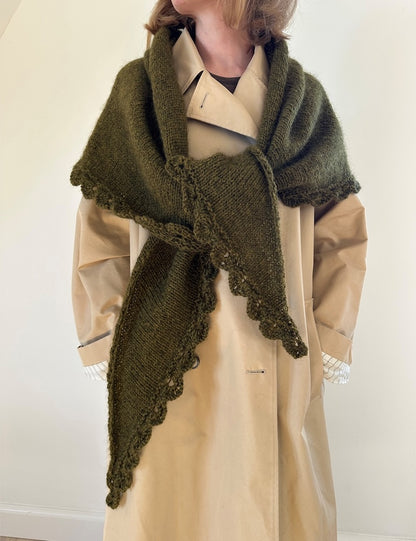 Ellie Shawl | large triangular shawl made from Alpakka Folgetrad and Tynn Silk Mohair by Sandnes Garn