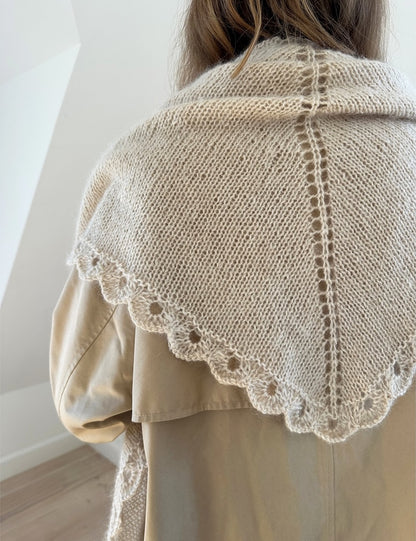 Ellie Shawl | large triangular shawl made from Alpakka Folgetrad and Tynn Silk Mohair by Sandnes Garn