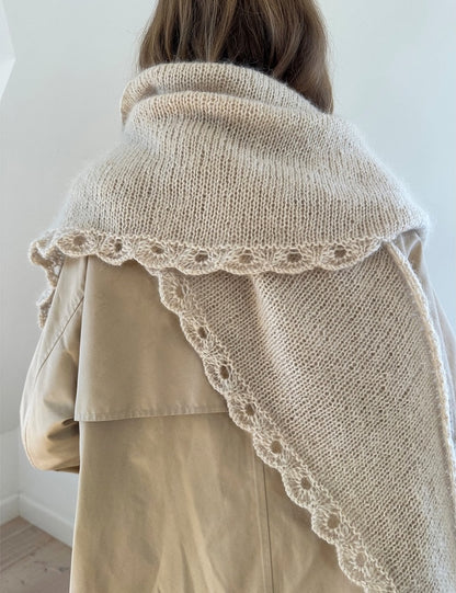 Ellie Shawl | large triangular shawl made from Alpakka Folgetrad and Tynn Silk Mohair by Sandnes Garn