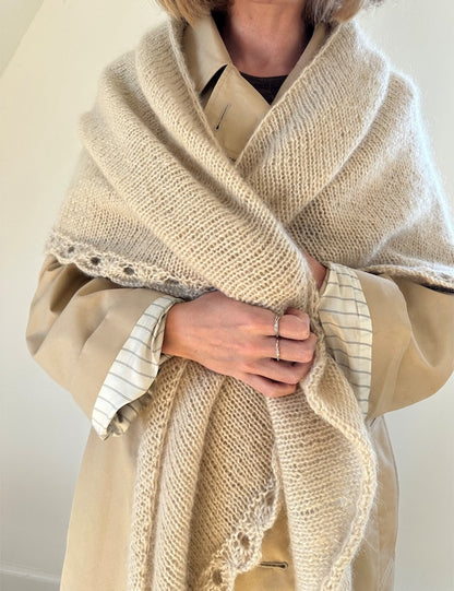 Ellie Shawl | large triangular shawl made from Alpakka Folgetrad and Tynn Silk Mohair by Sandnes Garn