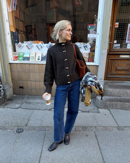 Hannah Jacket | Basic Jacke aus Atlas von Sandnes Garn
