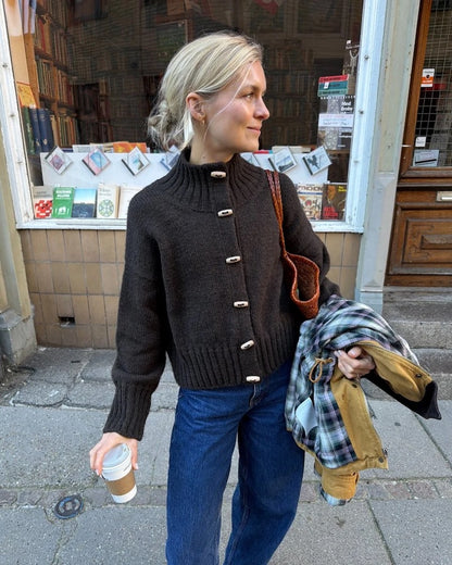 Hannah Jacket | Basic Jacke aus Atlas von Sandnes Garn