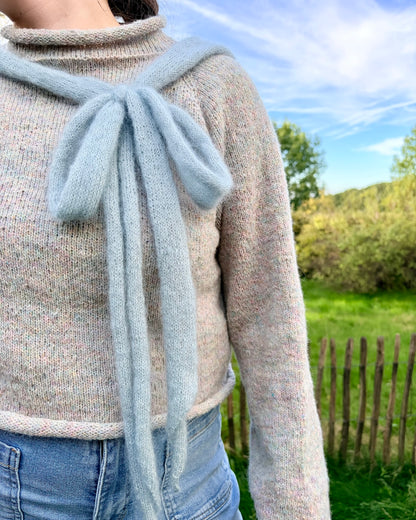The Bow Sweater | Trui met strik van Le Petit Lambswool en Le Petit Silk & Mohair van Biches & Bûches