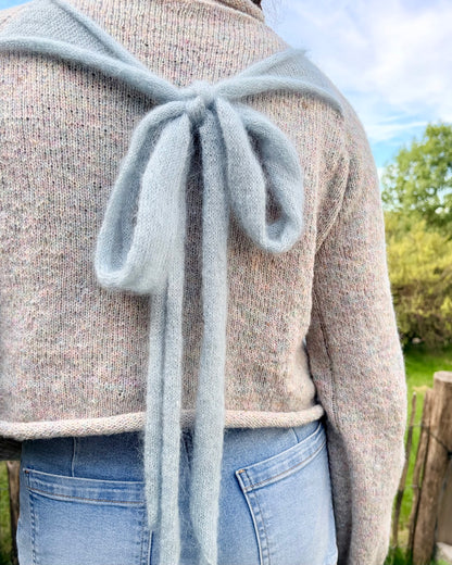 The Bow Sweater | Trui met strik van Le Petit Lambswool en Le Petit Silk & Mohair van Biches & Bûches