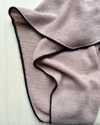 Das einfachste Tuch mit kleiner Linie | aus Cheeky Merino Joy von Rosy Green Wool mit Pinta und Mohair Bliss von Pascuali