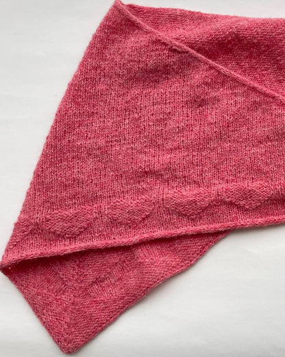 Lille Hjerte Shawl | delicate little hearts from Le Petit Lambswool by Biches & Bûches