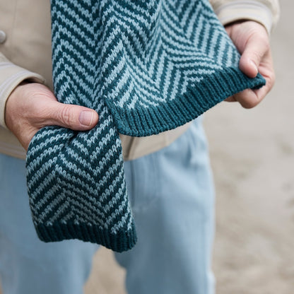 Linewalk-sjaal | visgraatpatroon van Lovely Merino Treat van Rosy Green Wool