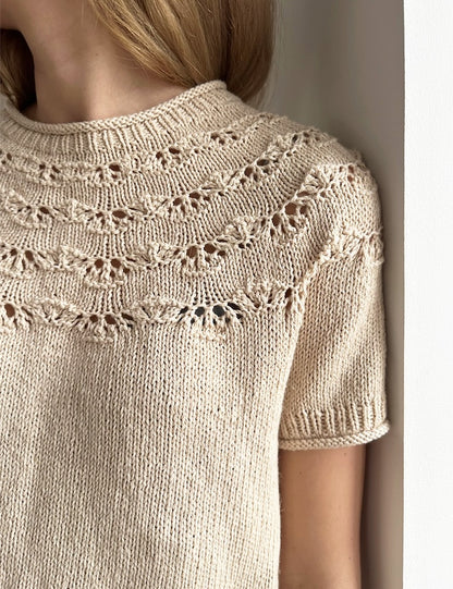 Noomi Tee | delicate shell pattern made from Line by Sandnes Garn