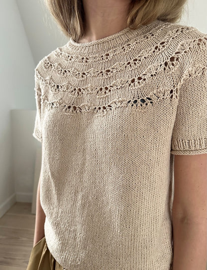 Noomi Tee | delicate shell pattern made from Line by Sandnes Garn