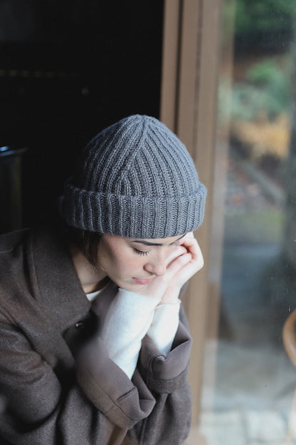 Cappello Jorn | morbido berretto a coste in Far di Woolfolk