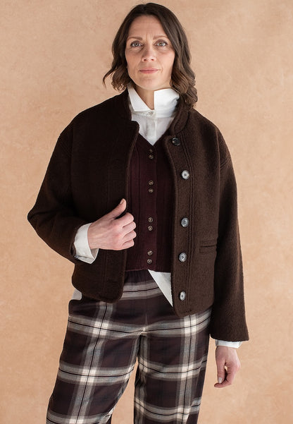 Mona Tee | flatterende i Tynd fra Woolfolk