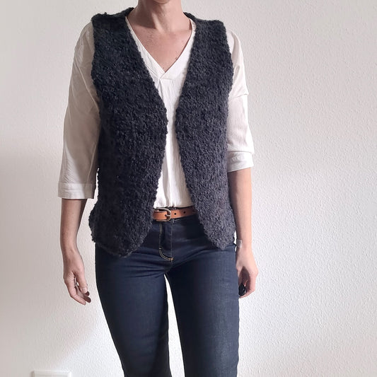 Ani Knits Weste Bommel mit Teddy Dear von Gepard Garn 1