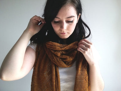 Lucarne Scarf | fint hulmønster - super blød i Alpaca Lace fra Pascuali