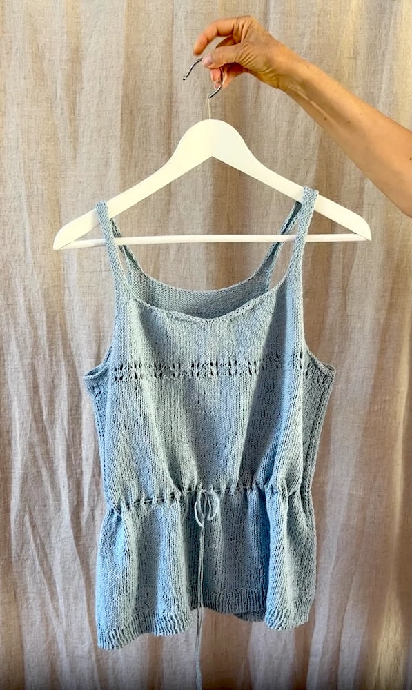 Seaside Summer Top | afslappet rynket top i Le Petit økologisk bomuld fra Biches & Bûches