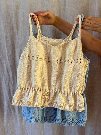 Seaside Summer Top | afslappet rynket top i Le Petit økologisk bomuld fra Biches & Bûches