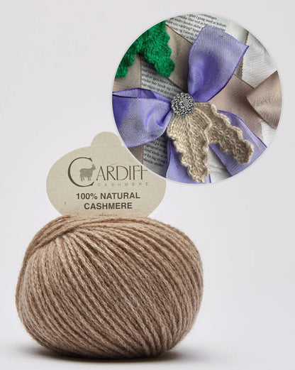 Holly Bow | festive bow with free pattern from Classic Cashmere by Cardiff