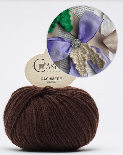 Holly Bow | festive bow with free pattern from Classic Cashmere by Cardiff