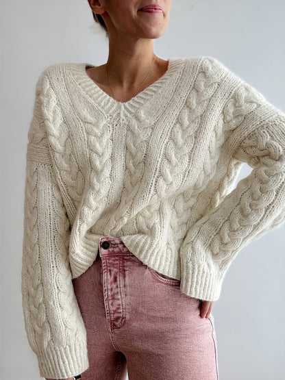 James Sweater V-Neck | oversized cable pattern from Aino and Edith by Novita