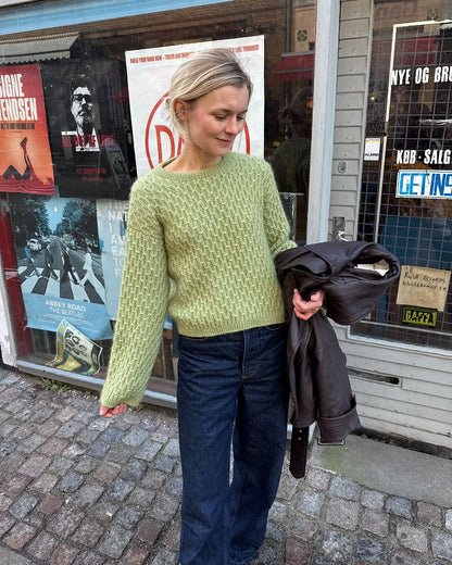 Jenny Blouse | fluffiges Smockmuster aus Sunday und Primo Tynn Silk Mohair von Sandnes Garn
