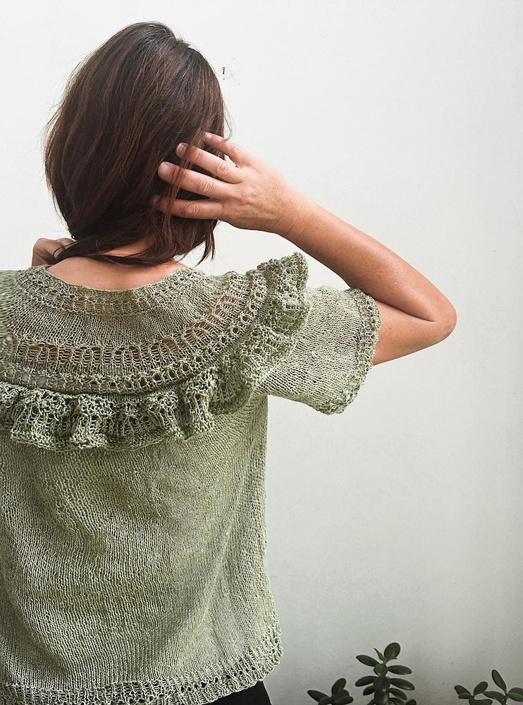 Linette Tee | delicate shirt with ruffles made from Crealino by Lang Yarns