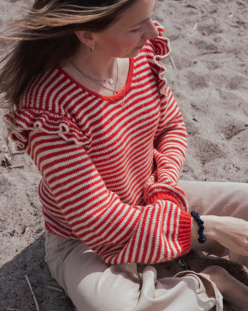 Kutovakika Chicka Cherry Sweater mit Double Sunday von Sandnes Garn 1