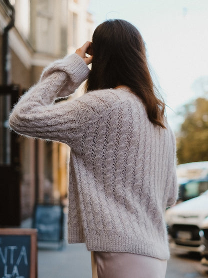 Sophisticable Cardigan | afslappet elegant fletmønster i Alpakka Silke og Tynn Silk Mohair fra Sandnes Garn