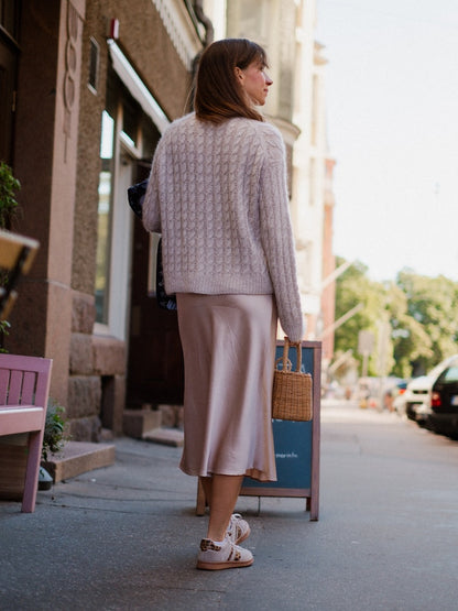 Sophisticable Cardigan | afslappet elegant fletmønster i Alpakka Silke og Tynn Silk Mohair fra Sandnes Garn