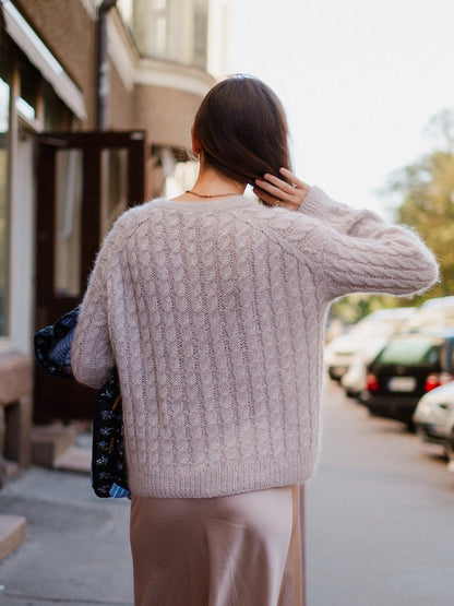 Sophisticable Cardigan | afslappet elegant fletmønster i Alpakka Silke og Tynn Silk Mohair fra Sandnes Garn