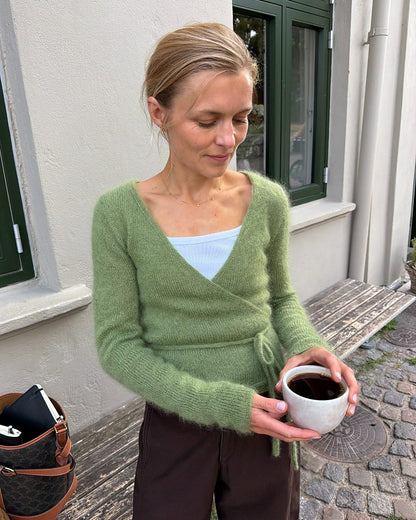 Lucy Wrap | drømmende slå-om-jakke i Le Petit Silk & Mohair fra Biches & Bûches