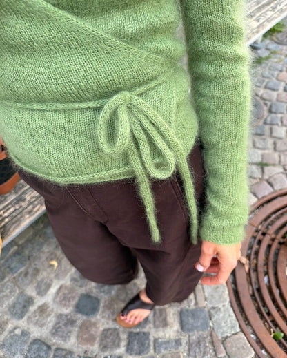 Lucy Wrap | drømmende slå-om-jakke i Le Petit Silk & Mohair fra Biches & Bûches