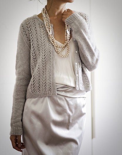 Leonie Cardigan | romantic and soft, made from Classic Cashmere by Cardiff
