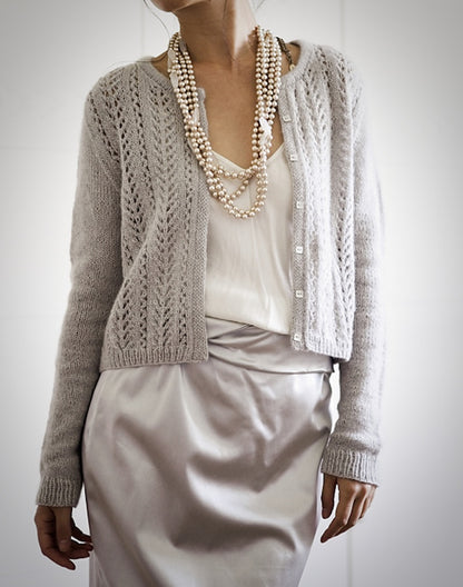 Leonie Cardigan | romantic and soft, made from Classic Cashmere by Cardiff