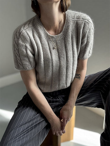 Braidy Loop Tee | bezaubernde Schulter mit Zopfmuster aus Cotton Merino und Soft Silk Mohair von Knitting for Olive