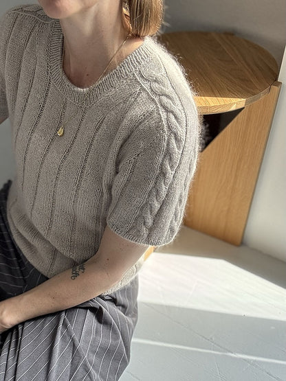 Braidy Loop Tee | bezaubernde Schulter mit Zopfmuster aus Cotton Merino und Soft Silk Mohair von Knitting for Olive