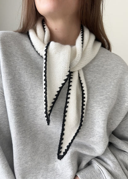 Écharpe Phoebe | super facile en Classic Cashmere de Cardiff Cashmere