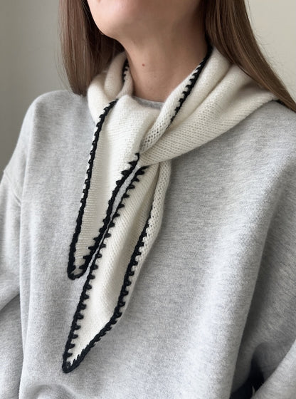 Écharpe Phoebe | super facile en Classic Cashmere de Cardiff Cashmere